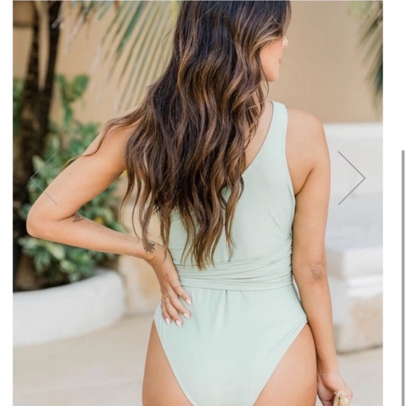 Sage green one-shoulder swimsuit - Picture 2 of 6